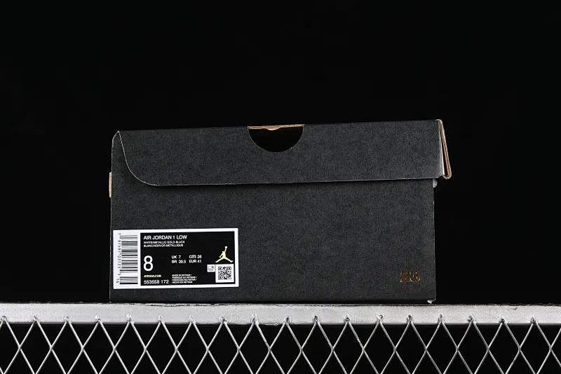 All categories Air Jordan Jordan series basketball shoes Air Jordan 1 Low G version pure original Air Jordan 1 Low AJ1 Joe 1 black and white gold hook low-top cultural basketball shoes 553558-172